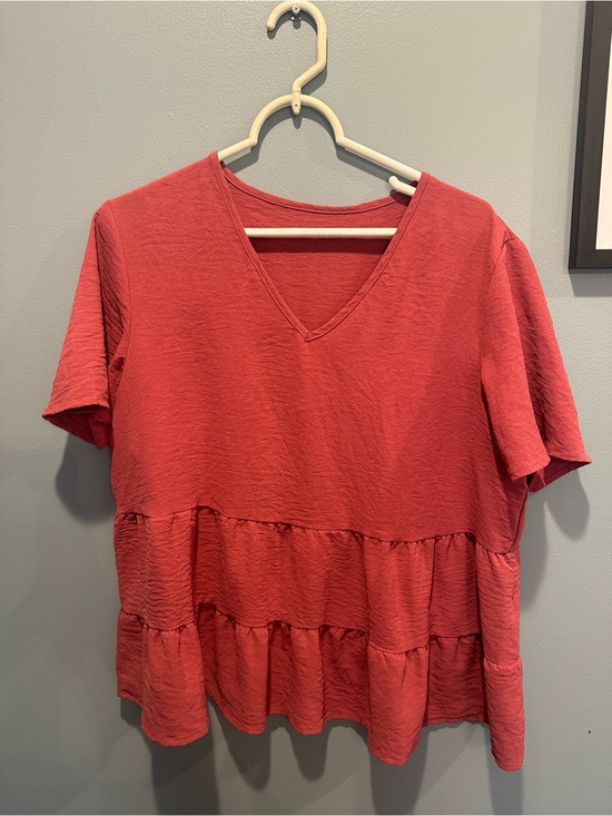 SHEIN Tops - SHEIN Coral Tiered V-Neck Short Sleeve Top